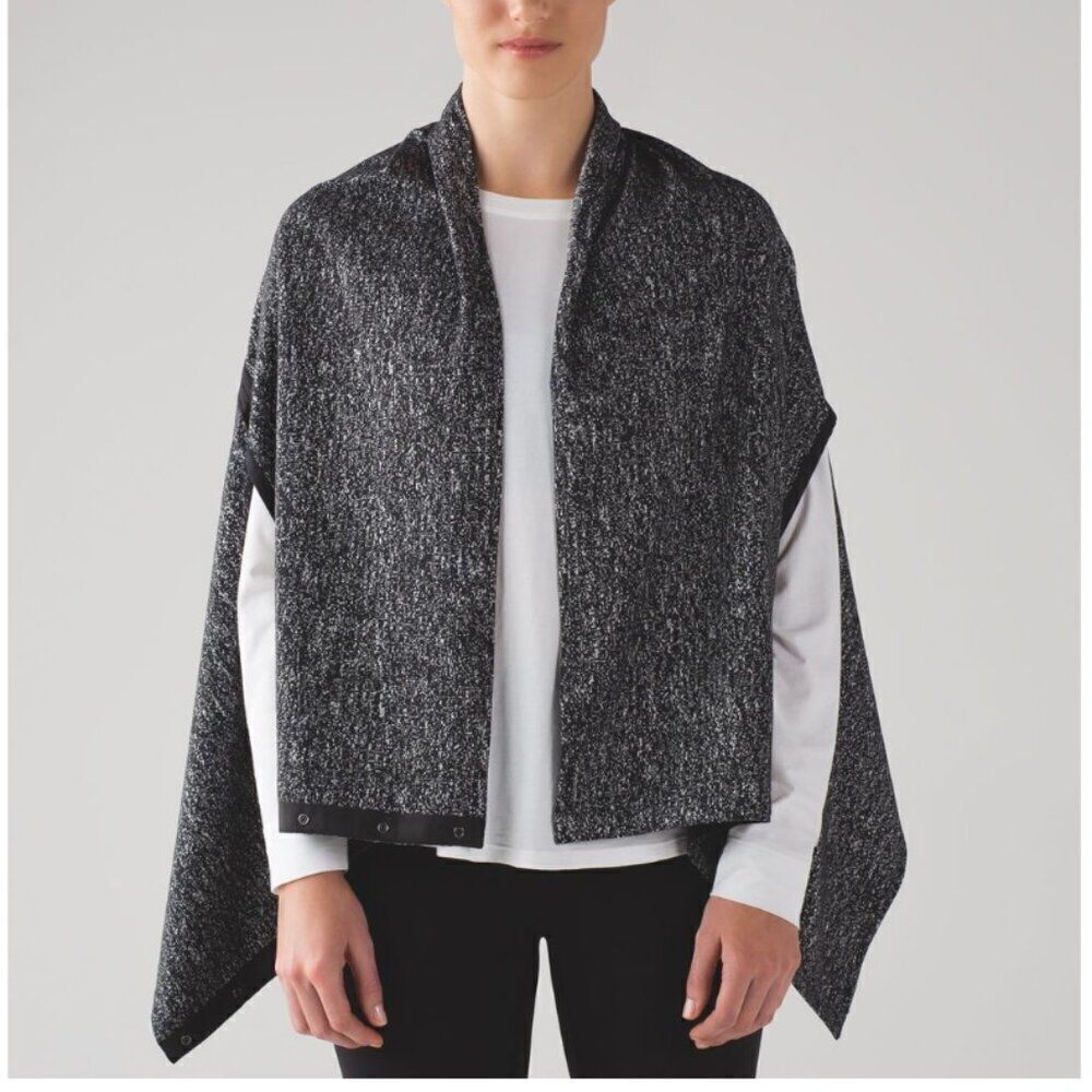 Lululemon Scarf Vinyasa Wrap Running Luon Suited Jacquard Black White